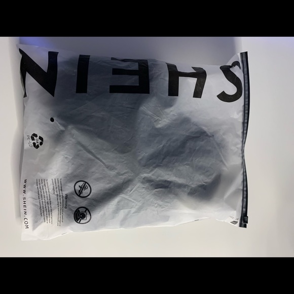 Cute black blouse, Brand: SHEIN / size :small - Picture 2 of 9